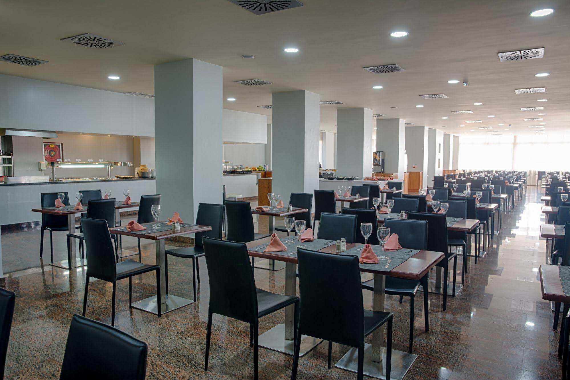 Royal Costa Hotel